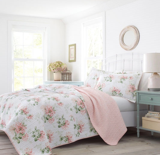 Laura Ashley Honeysuckle Cotton Reversible 3 Piece Quilt Set in pink king