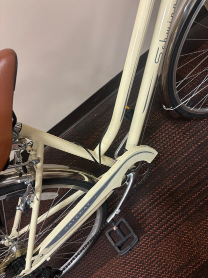 Schwinn Women's Gateway 700c/28"
Hybrid Bike - Cream