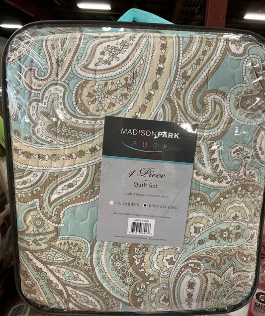 Madison Park Pure Ronan 4-Piece blue King/Cal King quilt set featuring a paisley pattern