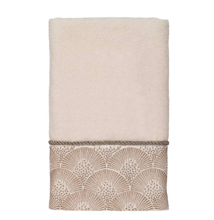 Avanti Deco Shell Ivory Embellished Bordered 3 Pieces Bath Towel Set-Included(1 Bath Towel and 2 Hand Towels)-Ivory