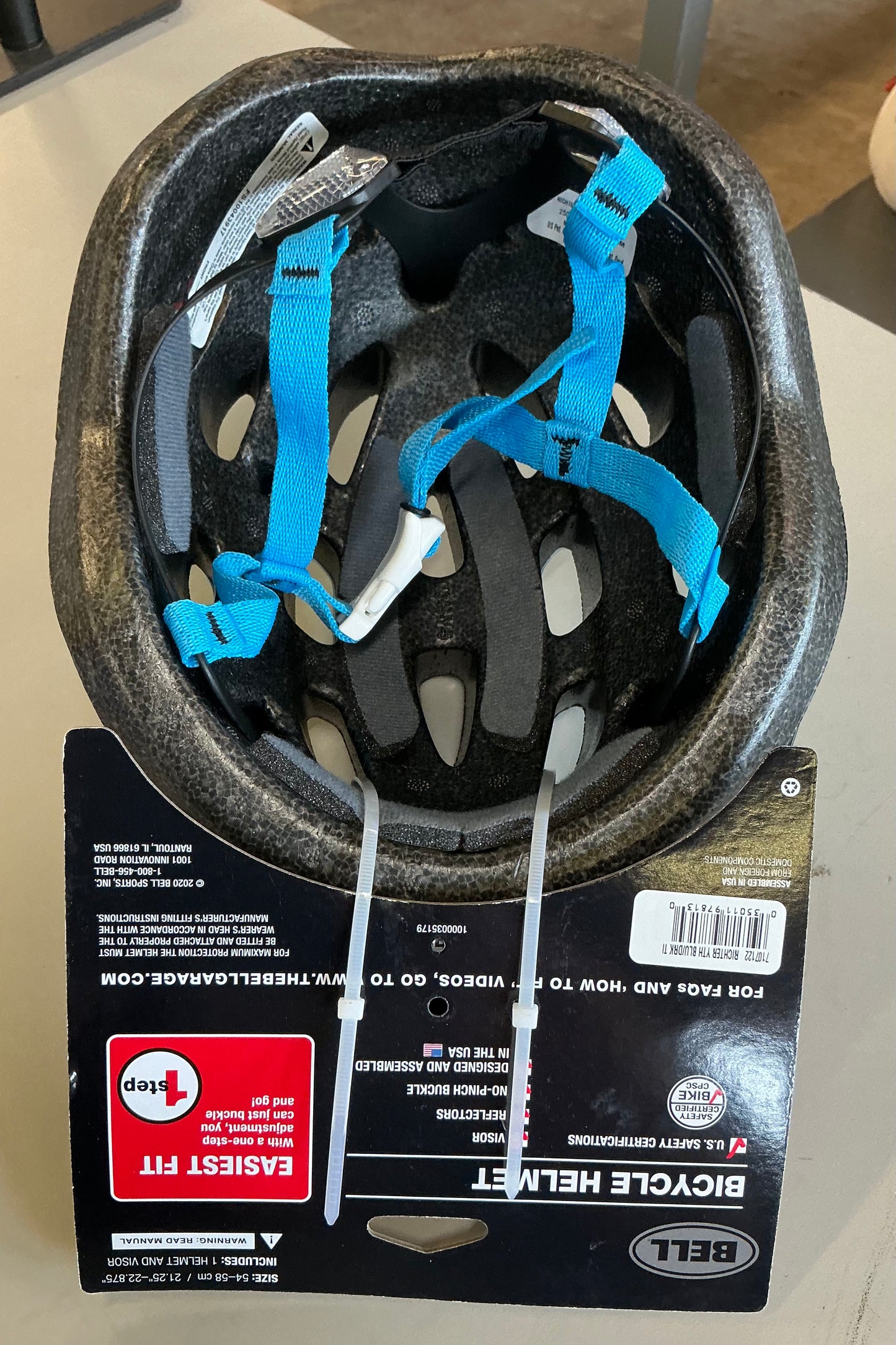 Bell Richter cycling kids’ bike helmet - black/blue