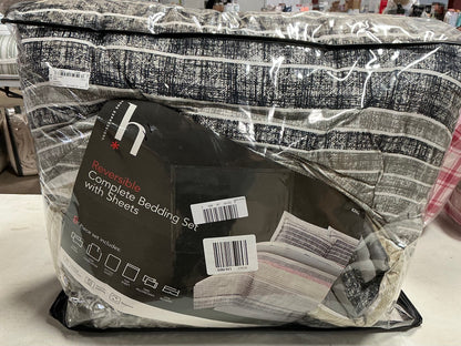 Home Expressions Mercer Stripes Complete Bedding Set With Sheets king 8-piece