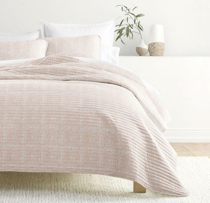 3 Piece All Season Lightweight Pattern Quilt Set king/cal king