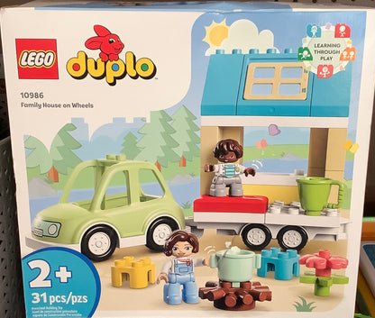 DAMAGED BOX!!!LEGO DUPLO Town Family House on Wheels Toy with Car 10986