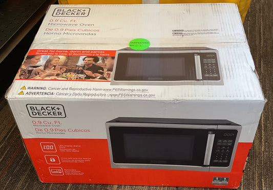 Black + Decker 0.9 Cu Ft 900W Digital Microwave Oven With Turntable in Stainless Steel