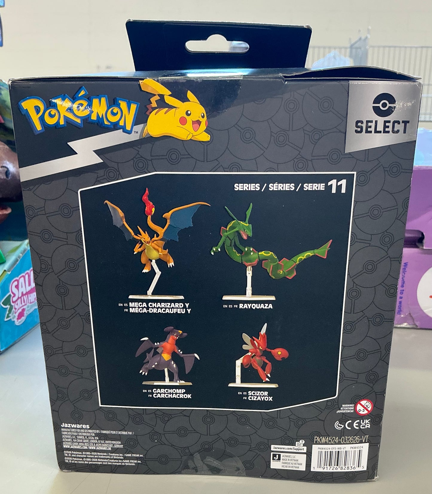 Pokémon select 6” articulated figure Scizor action figure - DAMAGED PACKAGE - PRODUCT IS NEW