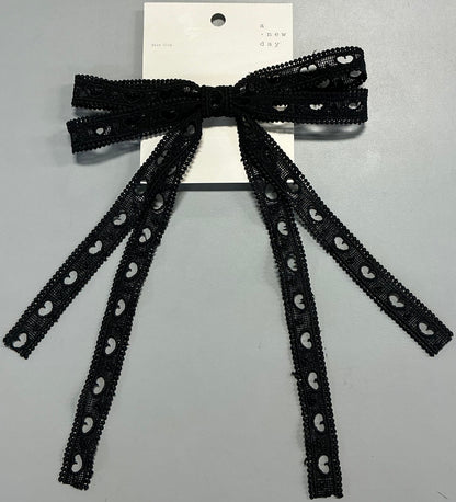 Black heart eyelet double bow hair barrette