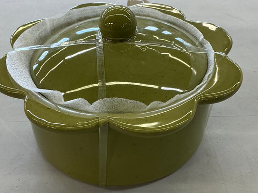 Speckled ceramic casserole dish with a flower-shaped lid-As Is(chipped)
