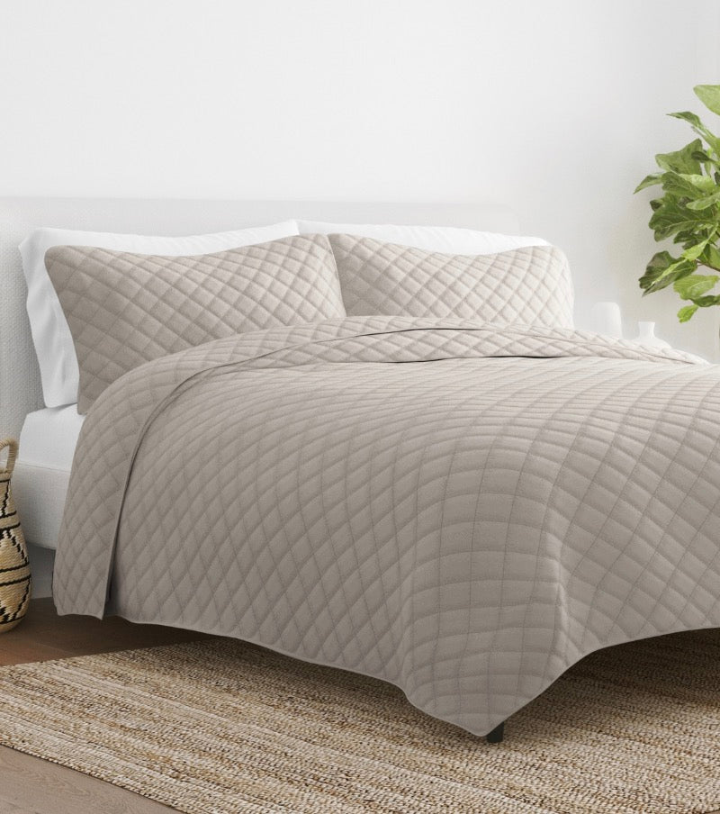 Casual Comfort Diamond Stitch Quilt Set 3-pc king/cal king