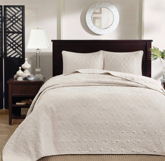 Madison Park Mansfield reversible bedspread set in cream king