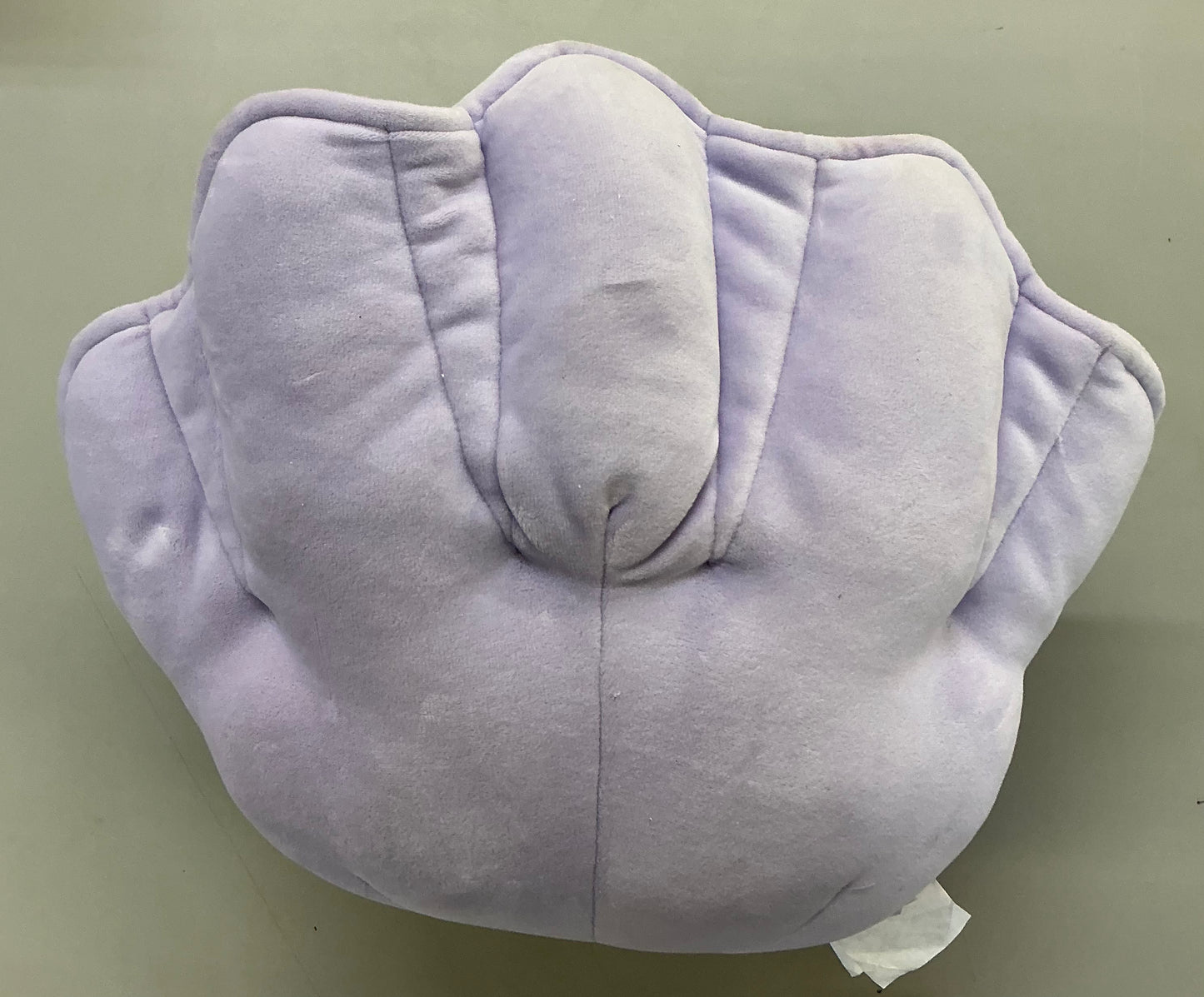 THRIFTY 70 - Clam with pearl weighted plush - USED - FINAL SALE - NO RETURNS