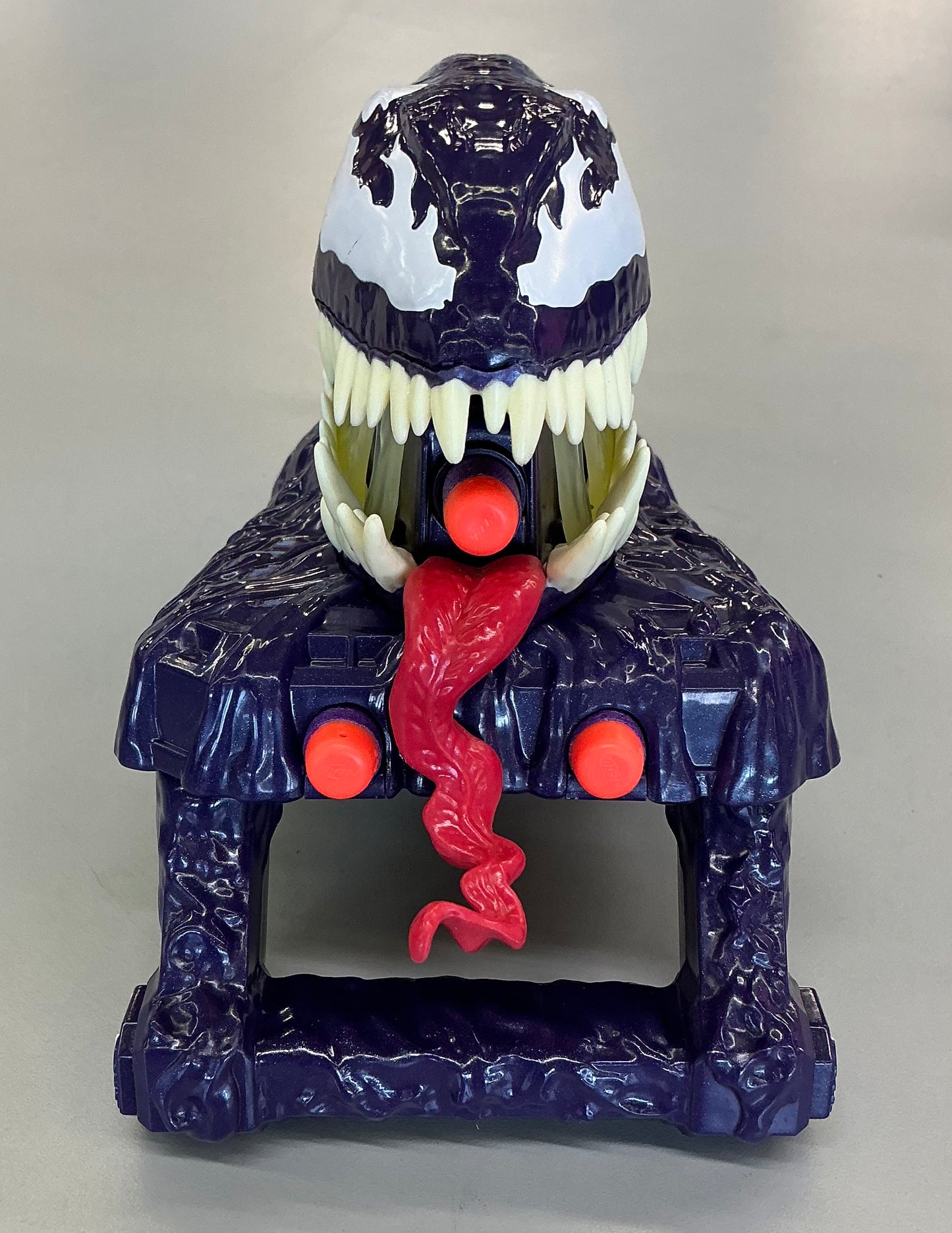 Marvel Spider-man Venom vs Marvel’s Venom strike blaster - OUT OF BOX