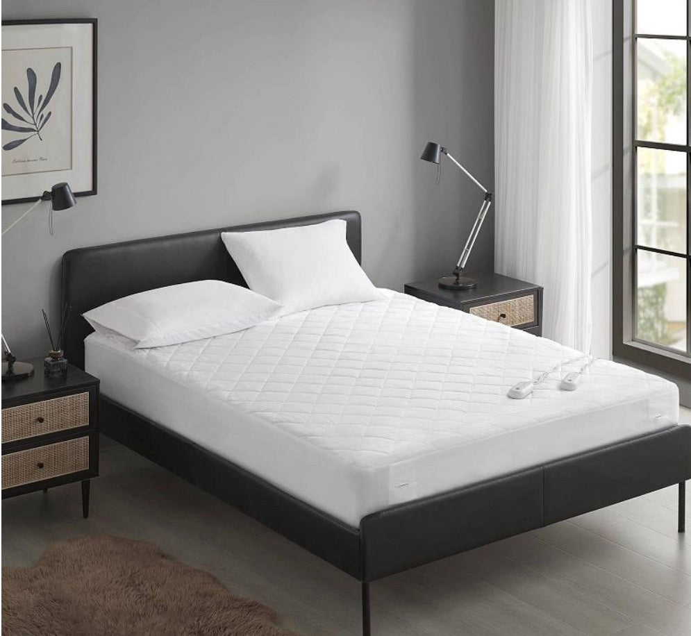 Sharper Image Embossed Microfiber Heated Mattress Pad  cal king (open box/New)
