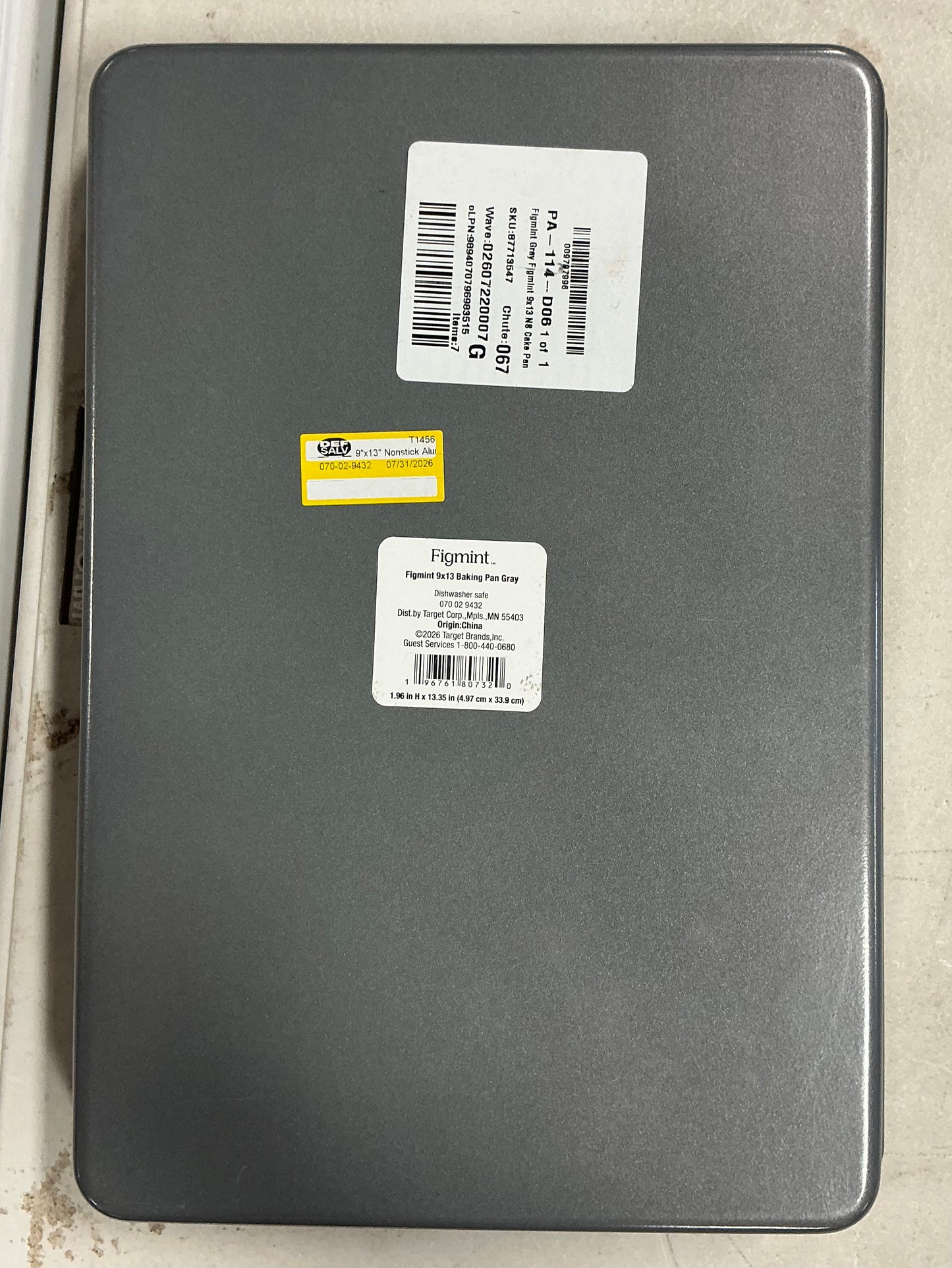 9”x13” nonstick aluminized steel cake pan