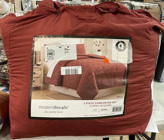 Modern Threads Ethos Clipped Jacquard 3-Piece Queen Comforter Set in Brick Red