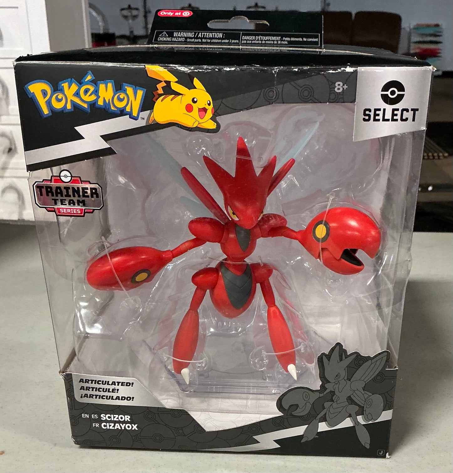 Pokémon select 6” articulated figure Scizor action figure - DAMAGED PACKAGE - PRODUCT IS NEW