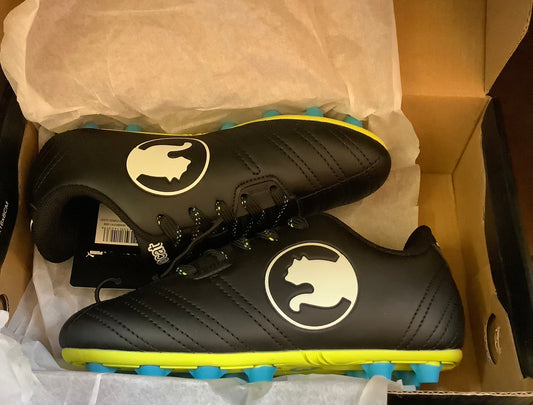 ProCat Kids Size 12 Pitch Soccer Cleat Shoes (FINAL MARKDOWN • NO RETURNS)