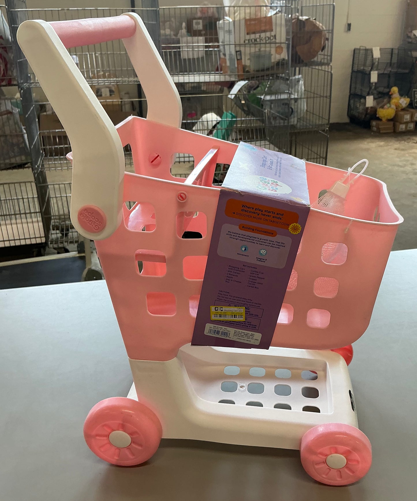Gigglescape shopping cart - AS IS - DOES NOT INCLUDE ACCESSORIES - SOME MINOR COSMETIC FLAWS