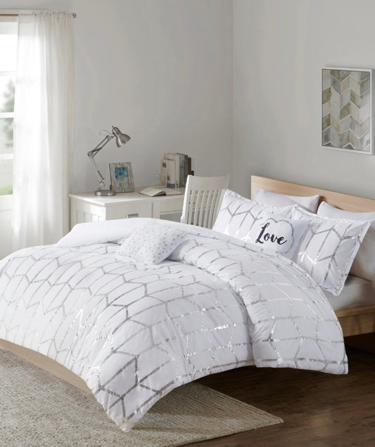 Intelligent Design Raina metallic printed comforter set in white and silver king/cal