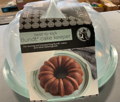 Nordicware Translucent Bundt Cake Keeper ￼