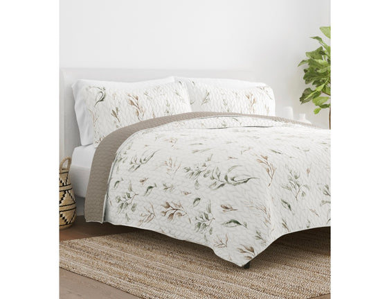 3-piece reversible patterned quilt set size FULL/QUEEN latte