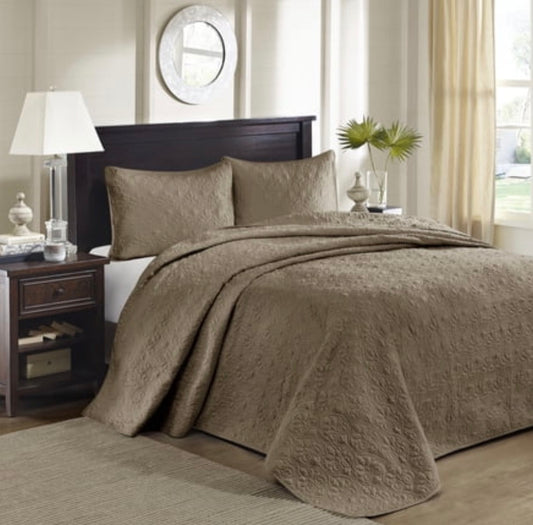 Madison Park Quebec Quilted Mocha Bedspread Set. 3pcs king