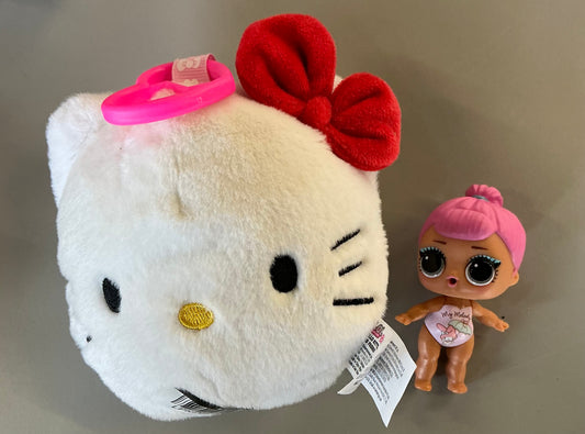L.O.L. Surprise! Loves Hello Kitty and friends reversible keychain