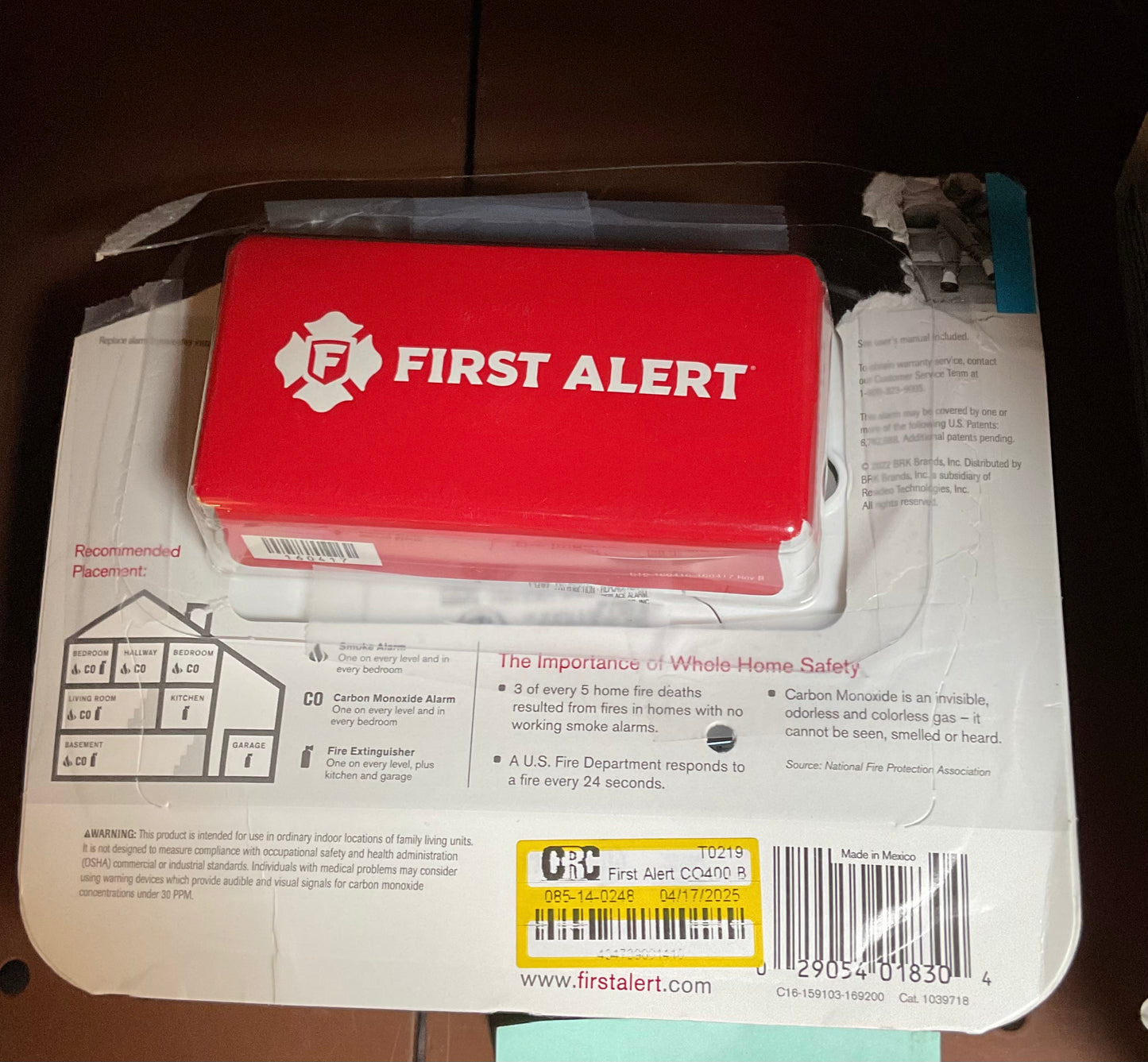 (CLEARANCE )-First Alert CO400 Battery Powered Carbon Monoxide Detector: 9-Volt CO Alarm, Silences Unwanted Alarms,