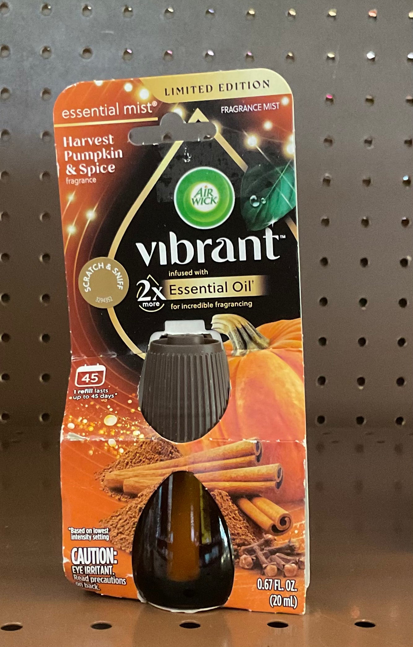 Air Wick Essential Mist Harvest Pumpkin & Spice fragrance refill