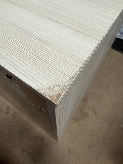 5 drawer dresser - Handles are installed in the drawers to prevent loss