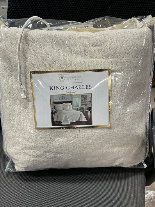 Historic Charleston Collection King Charles Matelasse Bedspread in ivory
