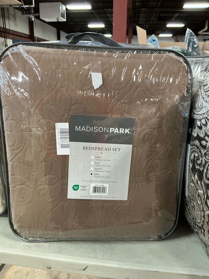 Madison Park Quebec Quilted Mocha Bedspread Set. 3pcs king