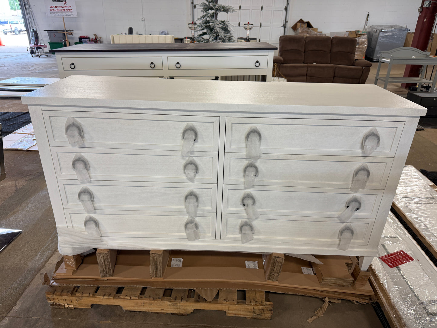 TOMMY BAHAMA HOME BY LEXINGTON OCEAN BREEZE KINGS BAY DOUBLE DRESSER