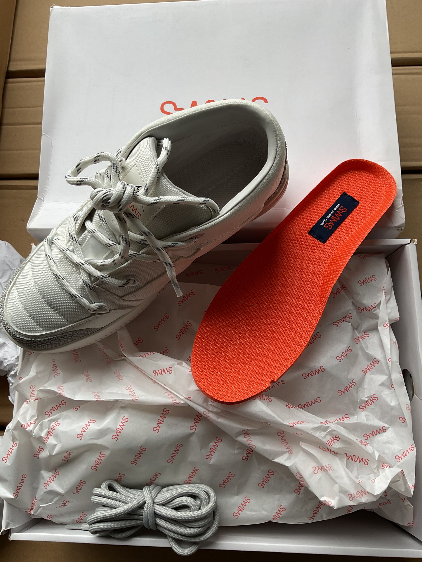 SWIMS White Snow Runner Low (Size Variations) Mens, With Removable Installs