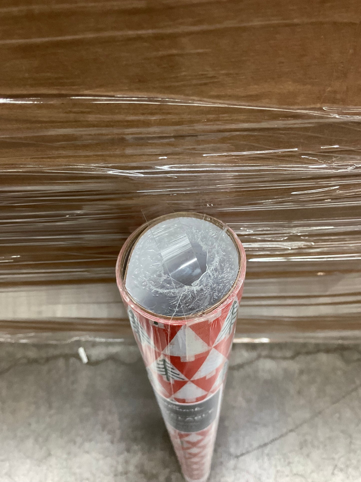 Christmas Roll Wrap White Trees (22.5 sq ft)