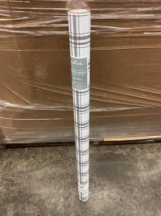 Christmas Roll Wrap Black and White (22.5 sq ft)