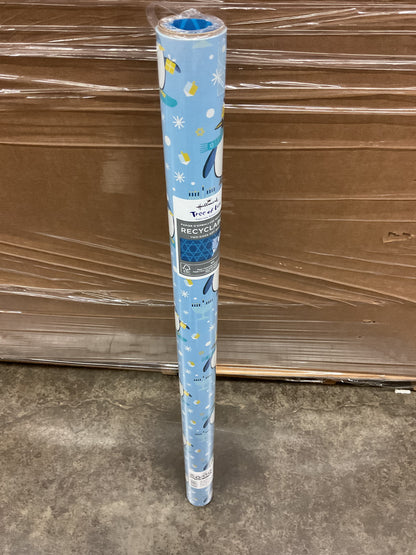 Christmas Roll Wrap Penguin RVRS (30 sq ft)