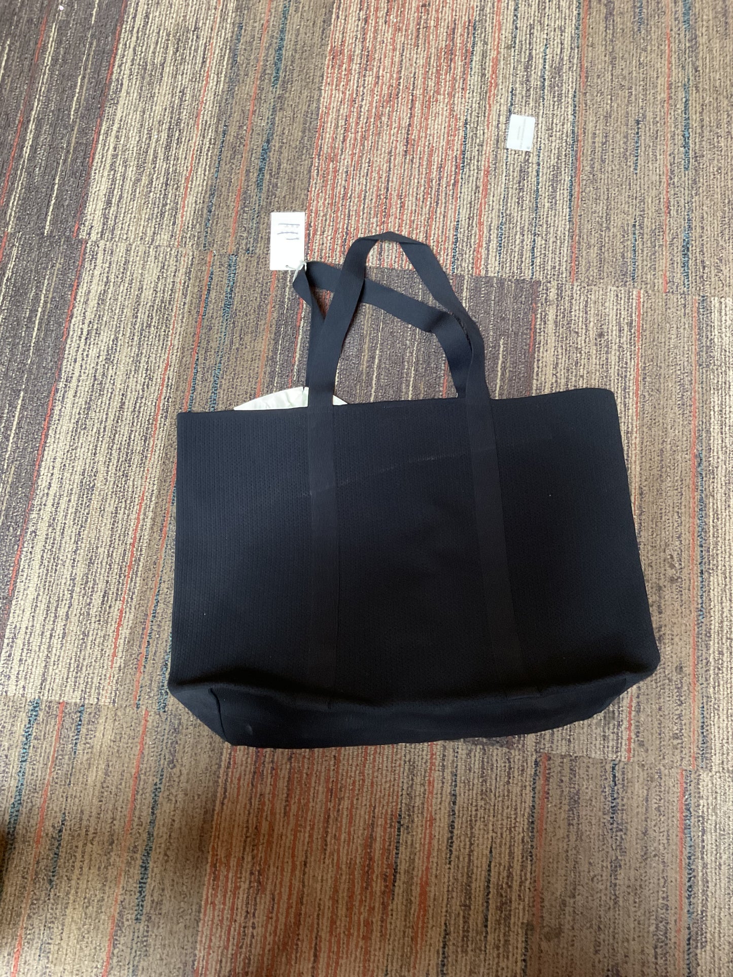 (Clearance )Engineered Knit Tote
Handbag Black