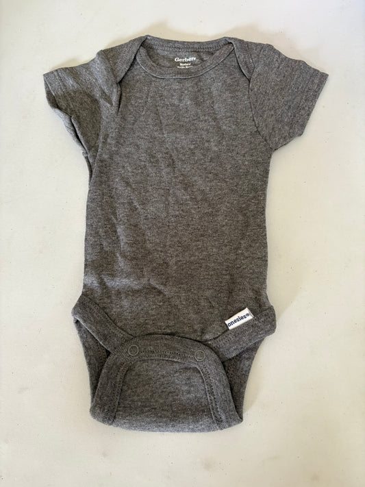 Baby Clothing Bundle -  5pc - Size (Newborn)