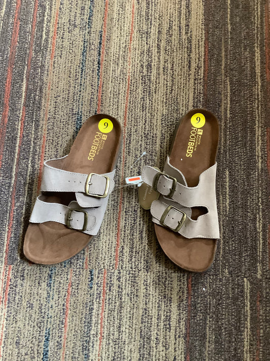 Mountain Helga Footbed Sandals Women’s Size 6