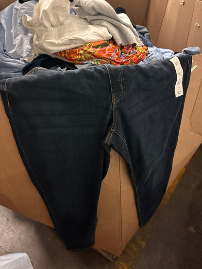 Bulk Pallet • Women’s & Men’s PLUS Sizing Apparel Gaylord - 325 pieces - As Is No Returns