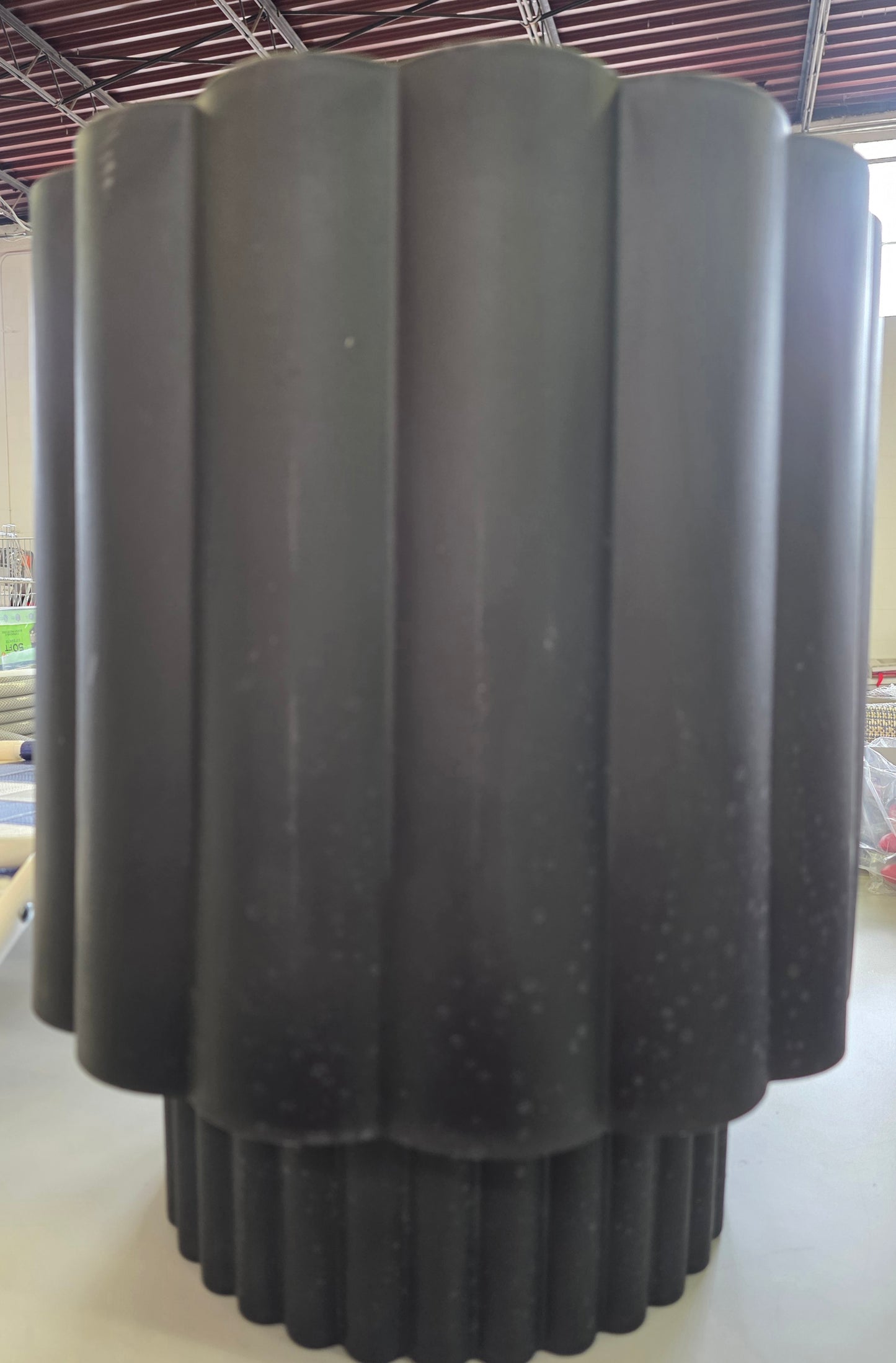 Geared Outdoor Planter Black 14"x16"