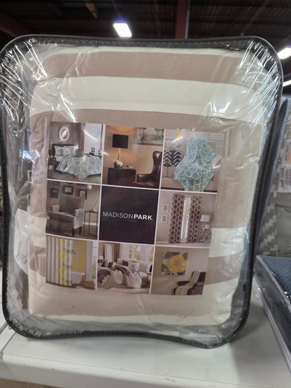 Madison Park Danville F/Q Quilt Set with Euro Shams and Throw Pillows