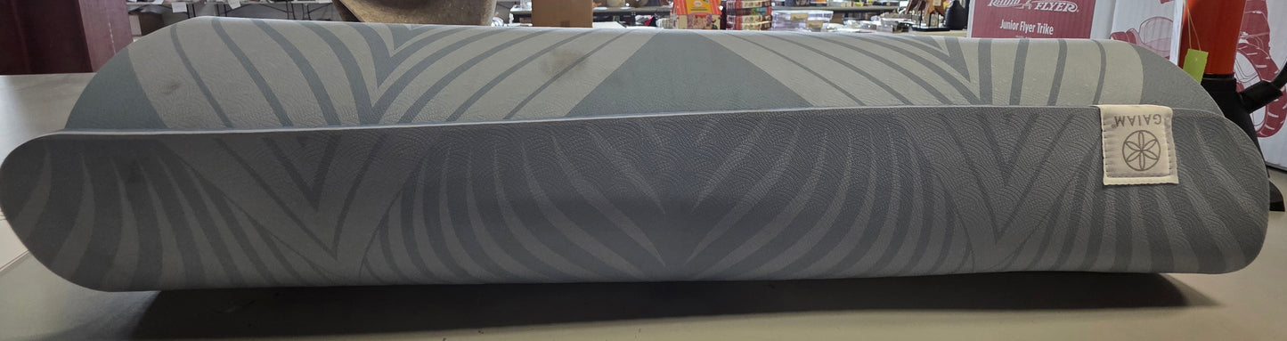 Gaiam Studio Select Studio Flow Yoga Mat - Blue - (6mm) AS-IS PICKUP ONLY