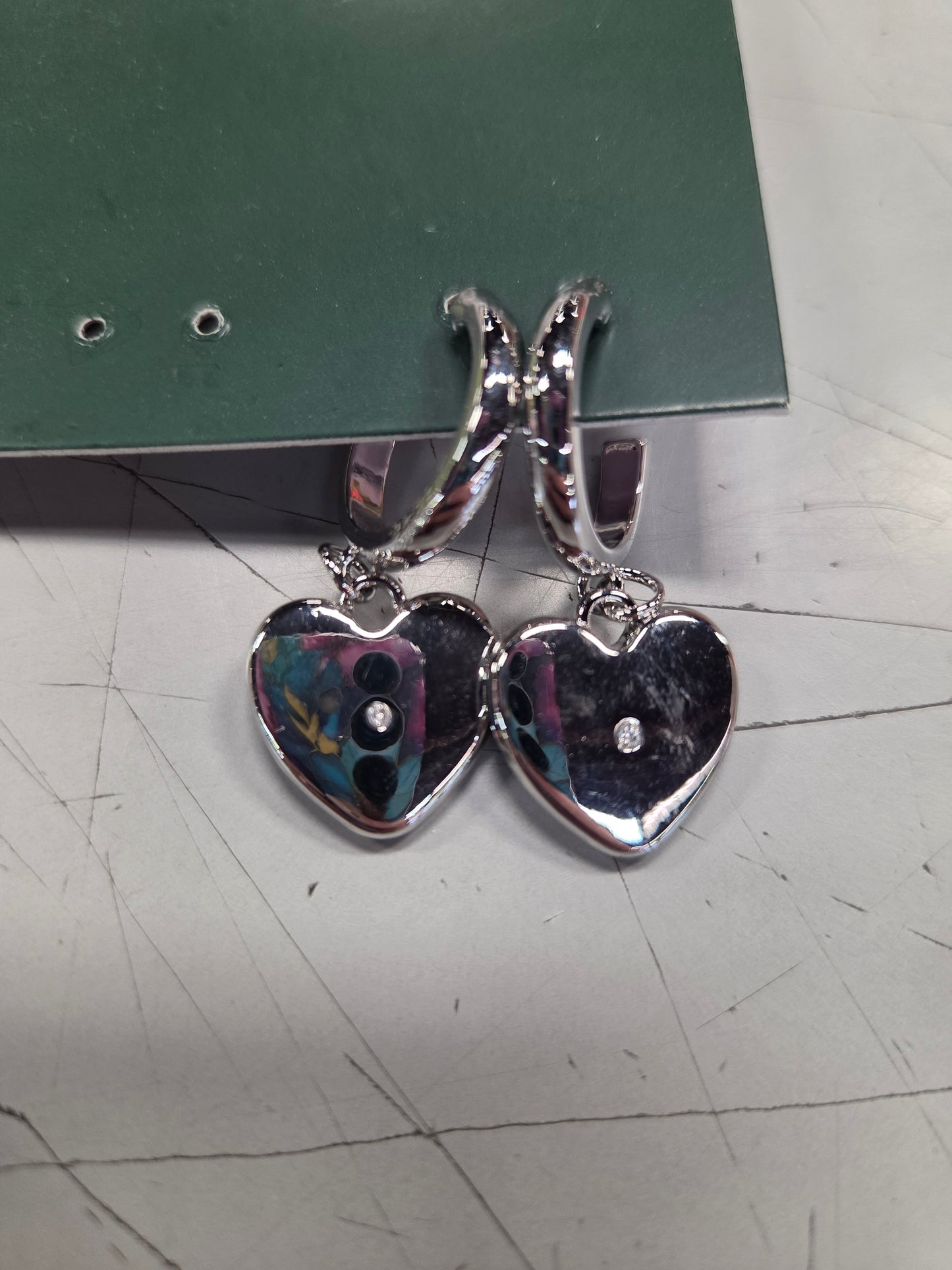 1 pair earrings
