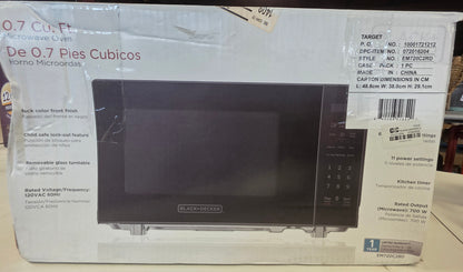 BLACK+DECKER 0.7 cu ft Microwave Black PICKUP ONLY & DAMAGED Box
