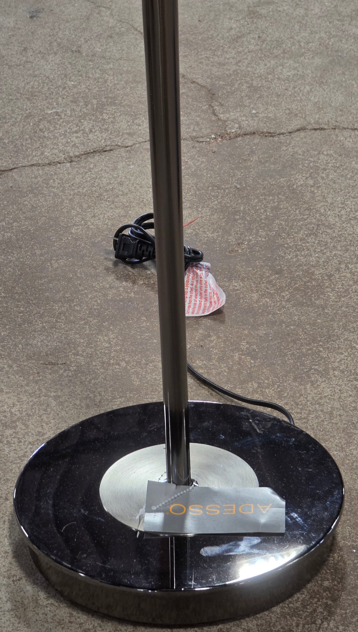 Floor Lamp 71.5" Adesso
Glass Shade