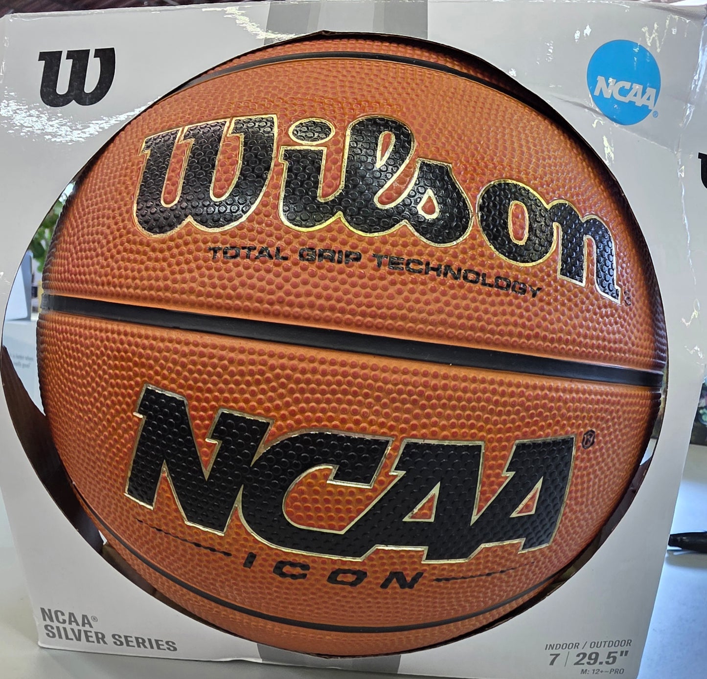 Wilson ICON 29.5" Basketball: Size 7 Rubber Shell for Indoor Outdoor Use
