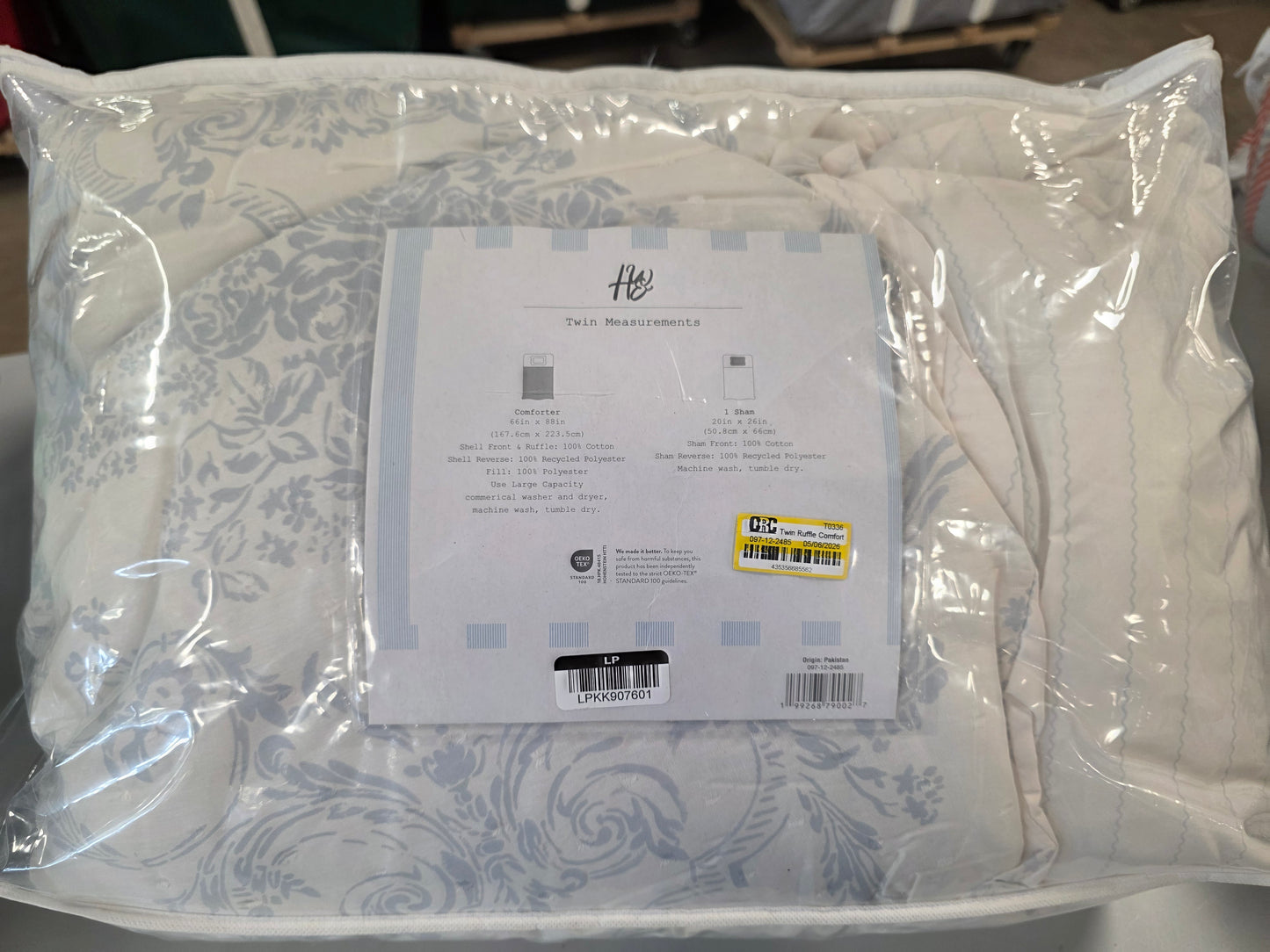 Twin Floral Ruffle Edge  Comforter and Sham Set