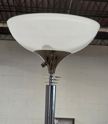 Floor Lamp 71.5" Adesso
Glass Shade